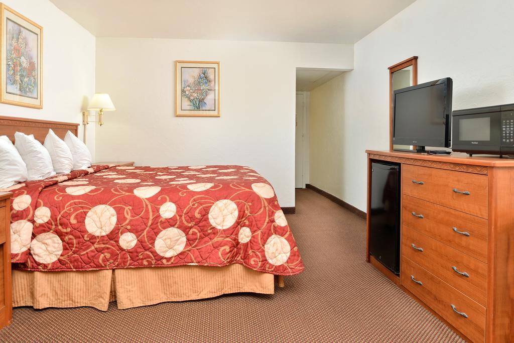 Rodeway 3*