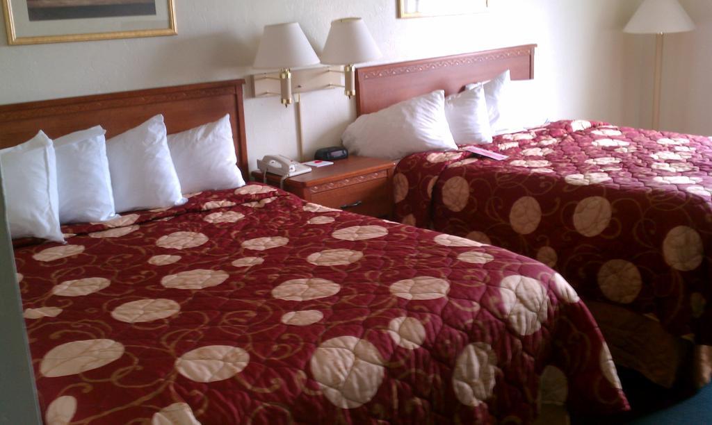 Rodeway Hotel